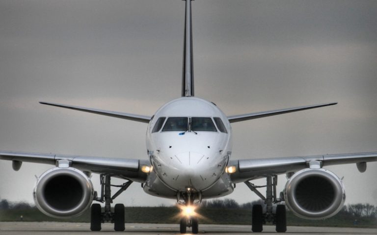 LesExpats-web-avion
