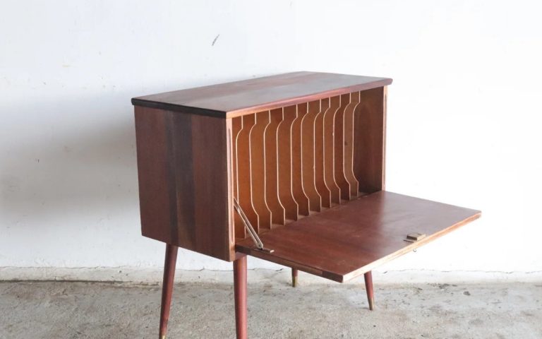 LesExpats-web-Klassiek Vintage Furniture (2)