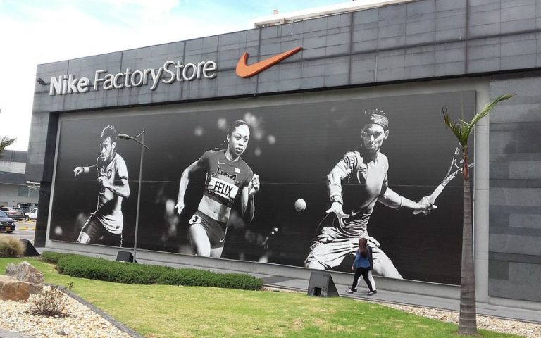 LesExpats-web-NIKE-Factory-Store-Bogota