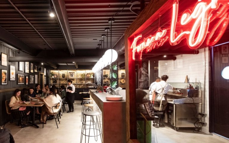 LesExpats-web-Pizzardi-Artiginiale