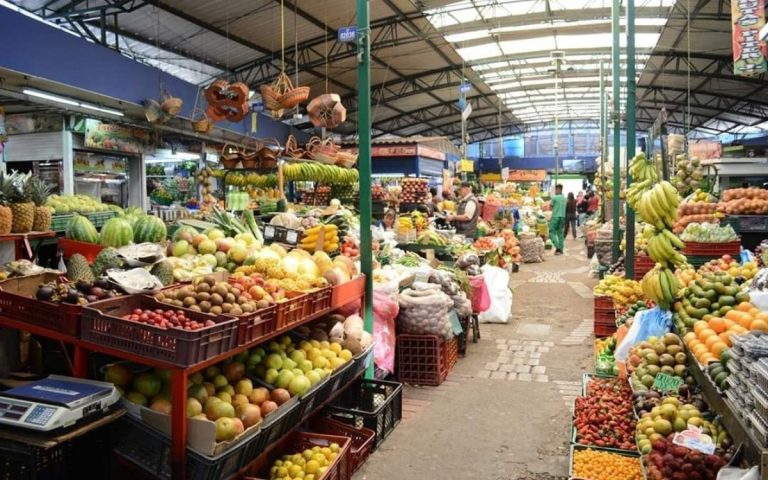 LesExpats-web-Placa de Mercado Plaza de Mercado de Paloquemao