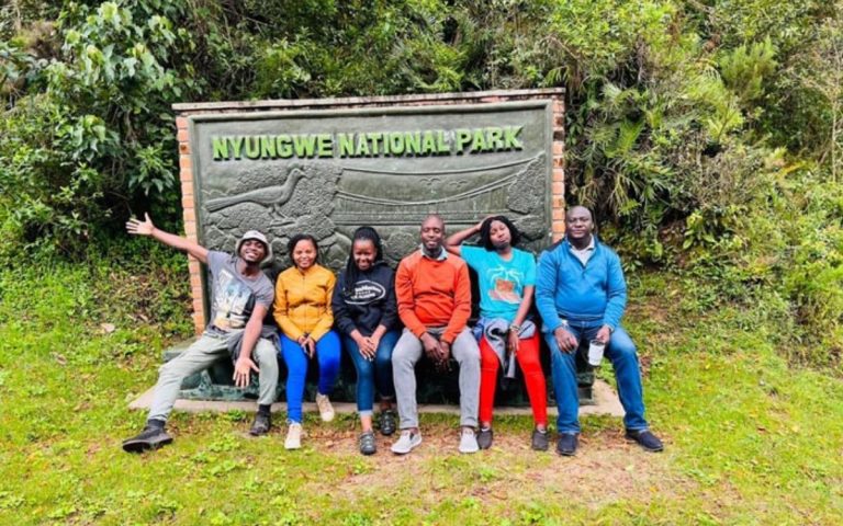 LesExpats-web-Primate-Safaris-(2)