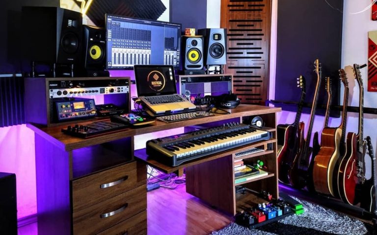 LesExpats-web-Rustical Music Estudio de grabacioon (5)
