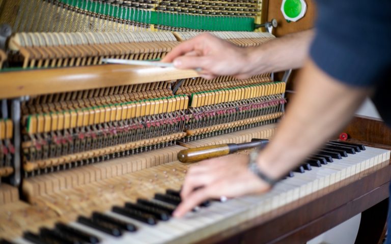 LesExpats-web-accordeur-piano