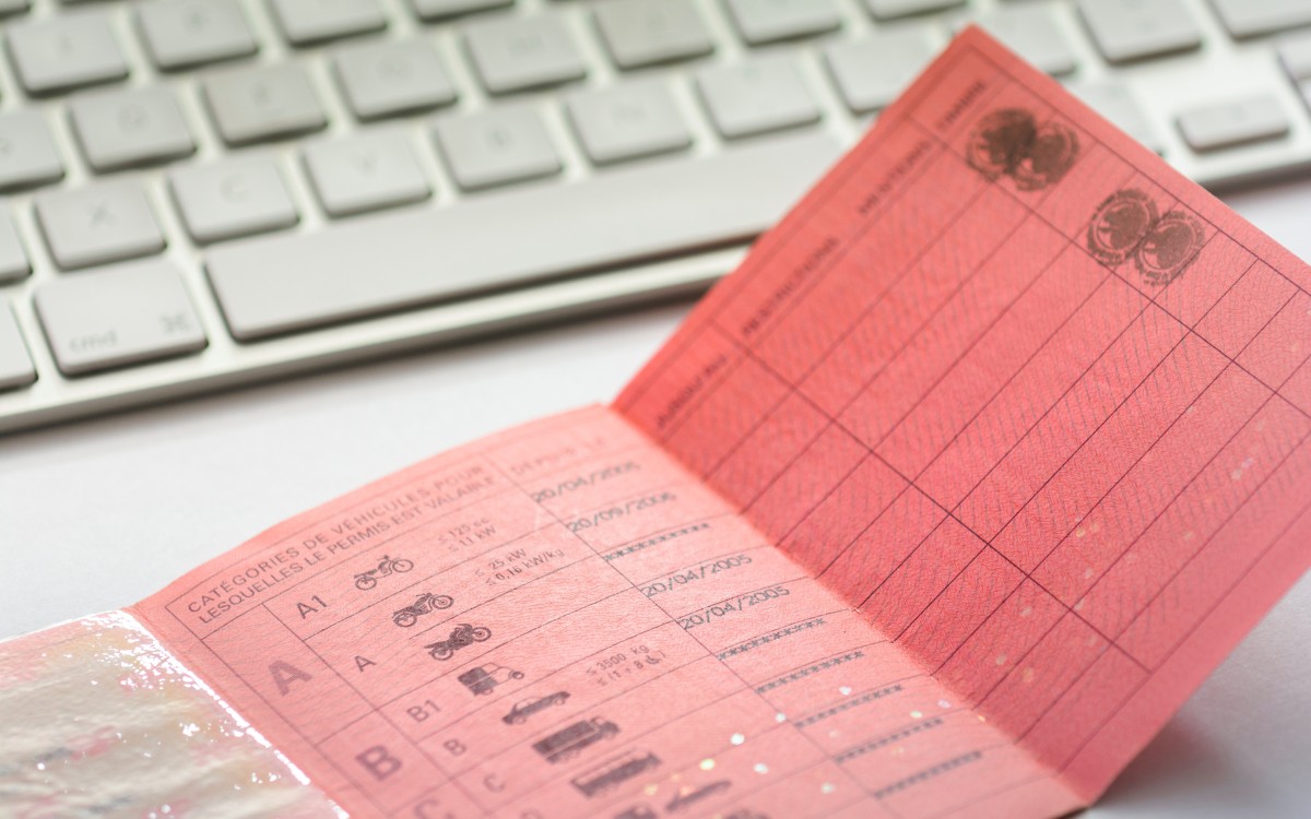 Lire la suite à propos de l’article Comment faire rétablir son permis de conduire français quand on revient d&rsquo;expatriation ?
